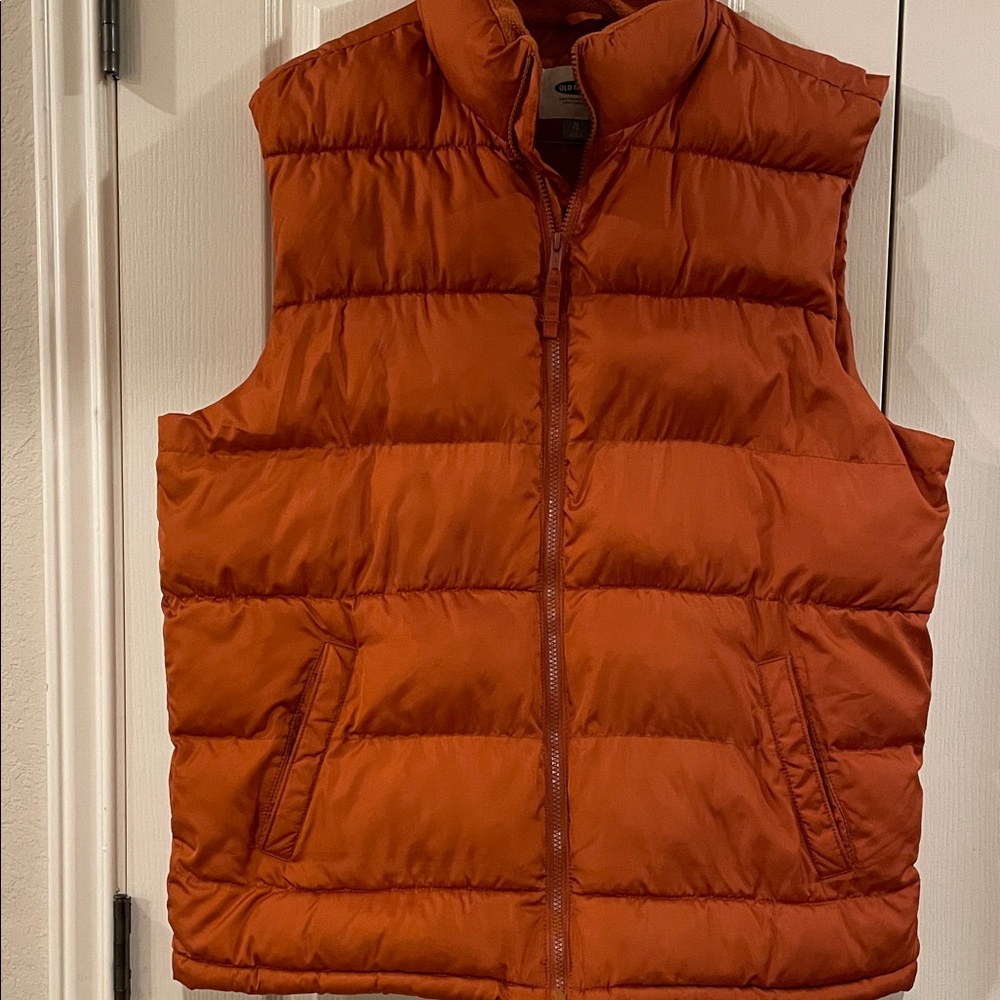 Old Navy Men or Women’s Burnt Orange/ Rust Puffer Vest